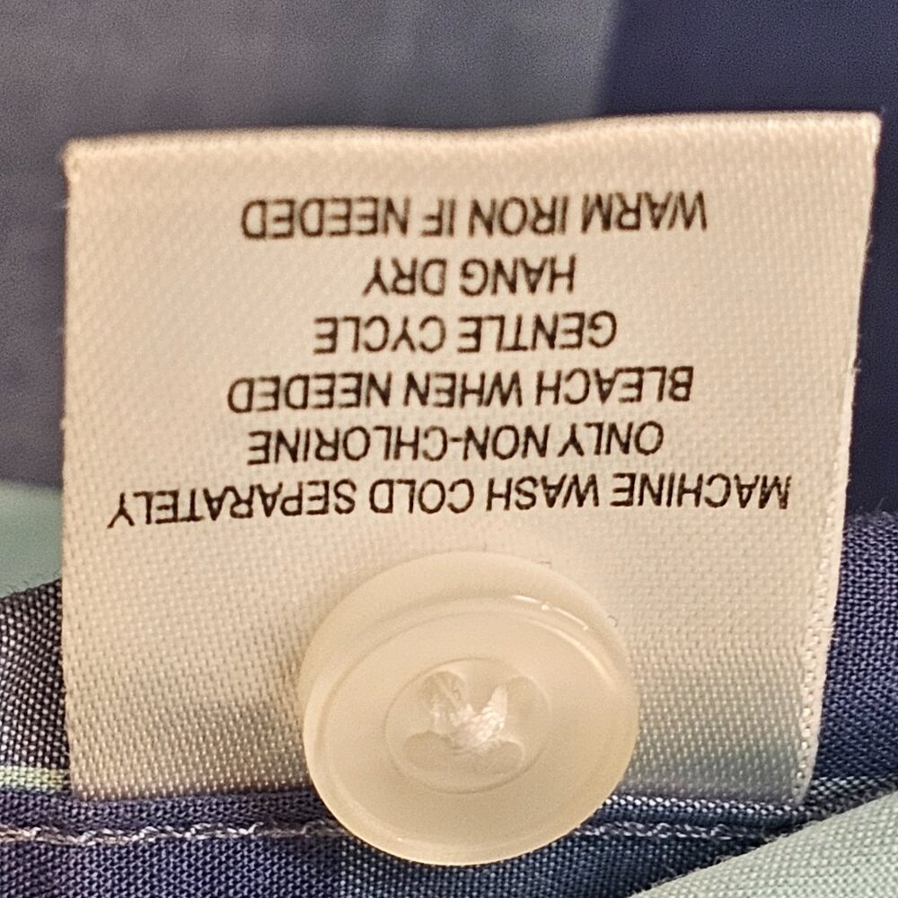 UNTUCKit Short Sleeve Button Down L - Picture 6 of 6